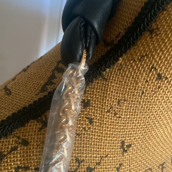 NWT gleaming chain trim with a pillowy knotted shoulder strap classy elegant - Picture 16 of 16